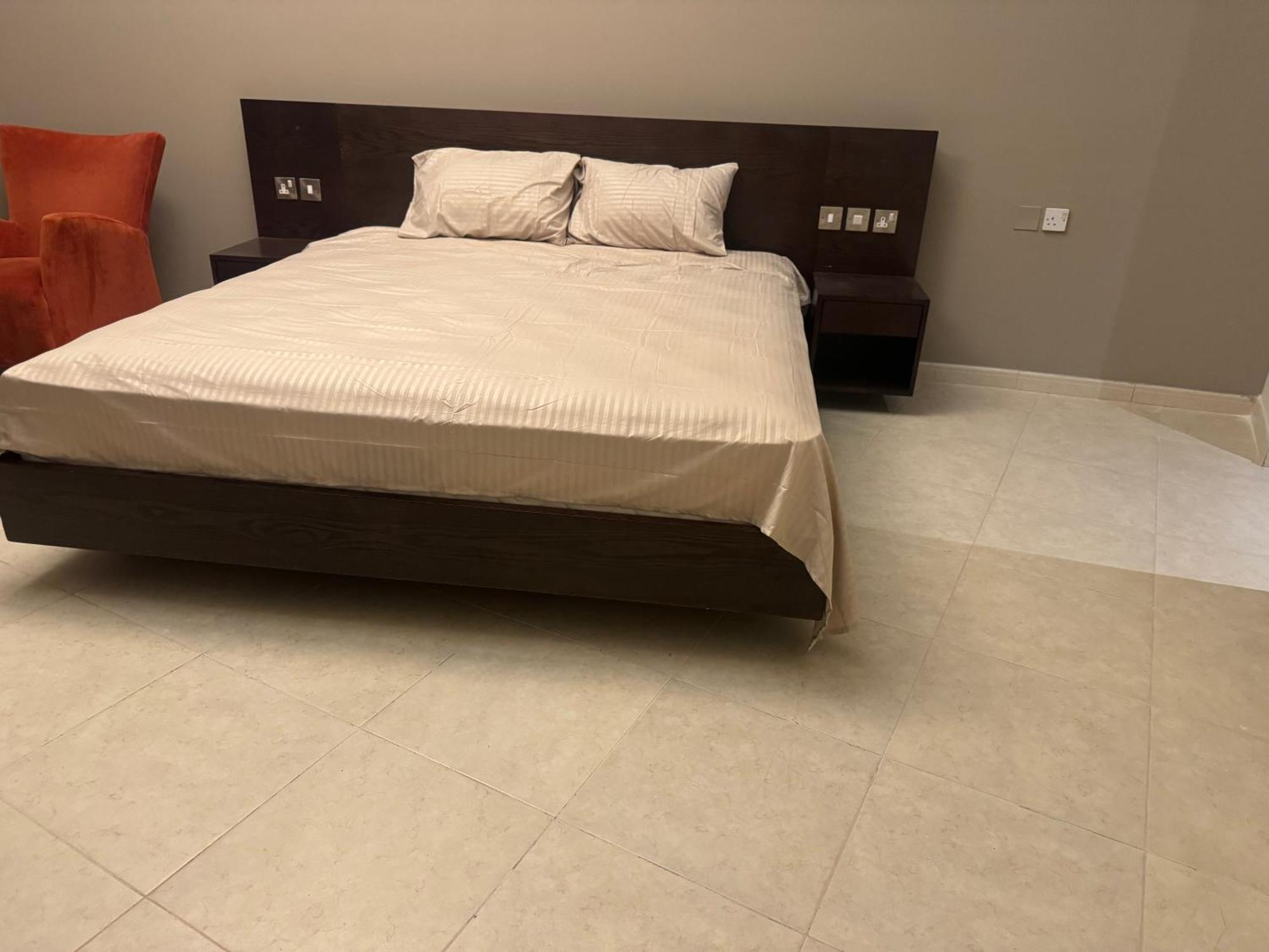 In King Bed Master For Girls Or Family Homestay